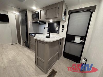 2026 Coachmen RV Clipper 6K Series — photo 22 view