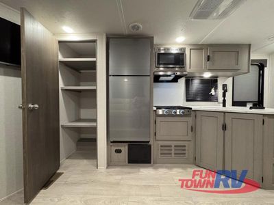 2026 Coachmen RV Clipper 6K Series — photo 27 view