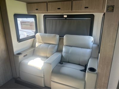 2026 Grand Lineage Series M — photo 10 view