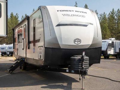 2026 Forest River Wildwood Heritage Glen Hyper-Lyte 27RKHL — front three-quarter view