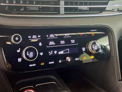 2024 INFINITI QX60 — photo 12 view
