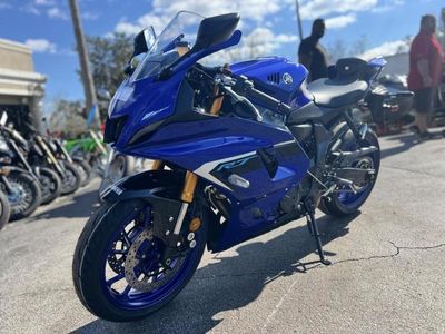 2025 Yamaha YZF-R7 - Photo 2