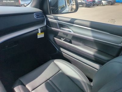 2026 Jeep Grand Wagoneer — photo 18 view