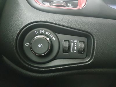 2023 Jeep Renegade — photo 13 view