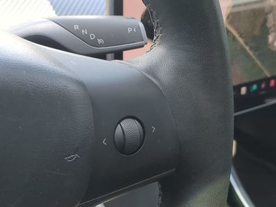 2020 Tesla Model 3 - Photo 28