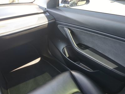 2020 Tesla Model 3 - Photo 18
