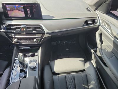 2023 BMW 5 Series — photo 19 view