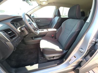 2023 Nissan Rogue — photo 13 view