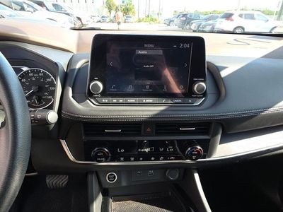 2023 Nissan Rogue — photo 17 view