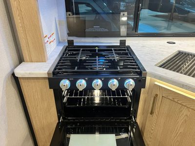 2026 Thor Motor Coach CHATEAU - Photo 13
