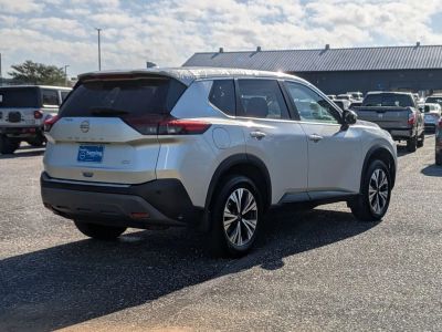 2022 Nissan Rogue — detail view