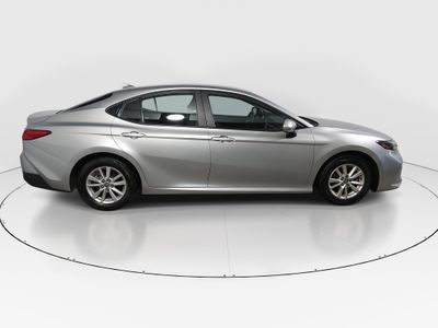 2025 Toyota Camry — photo 8 view