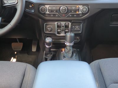 2026 Jeep Wrangler — photo 19 view