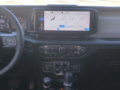 2026 Jeep Wrangler — photo 18 view