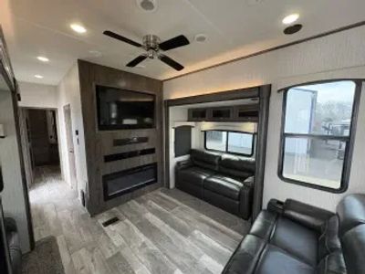 2021 Forest River Sierra - Photo 16