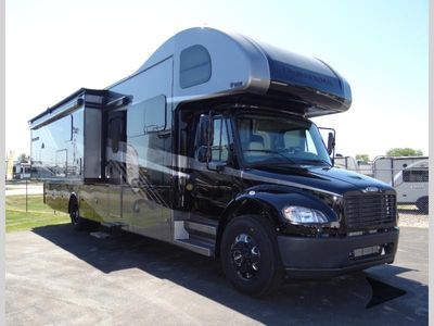 2023 Thor Motor Coach Pasadena — front three-quarter view