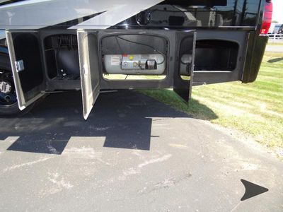 2023 Thor Motor Coach Pasadena — photo 13 view