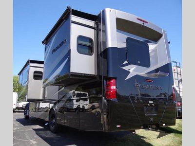 2023 Thor Motor Coach Pasadena — interior view