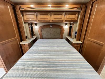 2017 Tiffin PHAETON — photo 19 view
