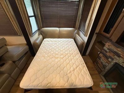 2017 Forest River RV Salem — photo 18 view