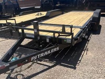 2027 PJ Trailers T6202 — front three-quarter view