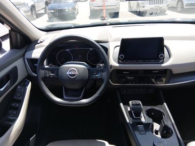 2025 Nissan Rogue - Photo 12