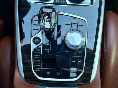 2021 BMW X7 — photo 32 view