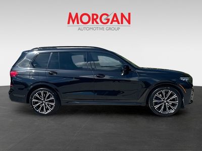 2021 BMW X7 — side profile view
