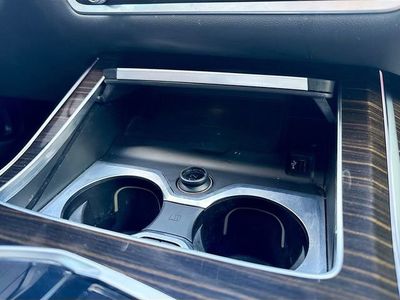 2021 BMW X7 — photo 33 view