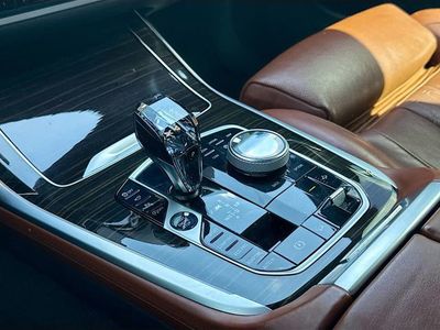 2021 BMW X7 — photo 31 view