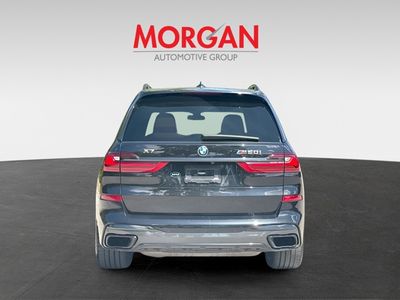 2021 BMW X7 — interior view
