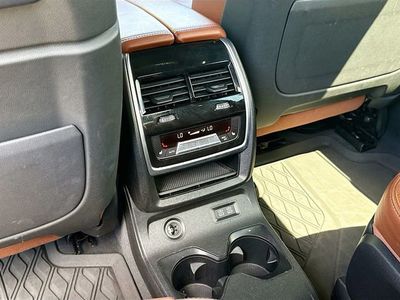 2021 BMW X7 — photo 21 view