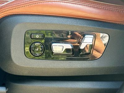2021 BMW X7 — photo 27 view