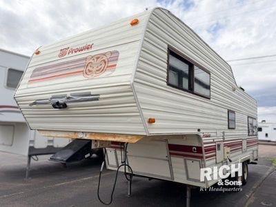 1984 Fleetwood Prowler - Photo 2