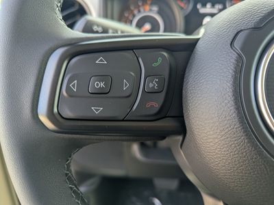 2026 Jeep Gladiator — photo 17 view