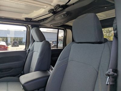 2026 Jeep Gladiator — photo 11 view