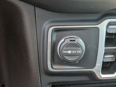 2025 Jeep Wrangler — photo 29 view