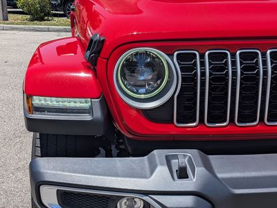 2025 Jeep Wrangler — photo 9 view