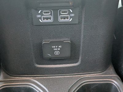 2025 Jeep Wrangler — photo 15 view