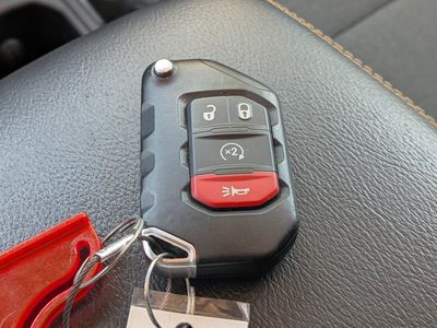 2025 Jeep Wrangler — photo 35 view