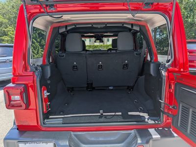 2025 Jeep Wrangler — photo 13 view