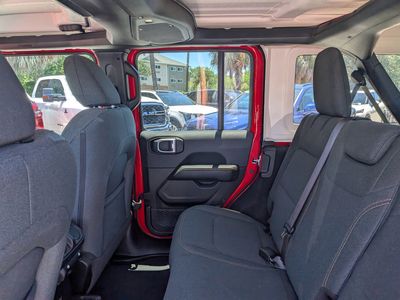 2025 Jeep Wrangler — photo 14 view