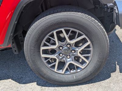 2025 Jeep Wrangler — photo 11 view
