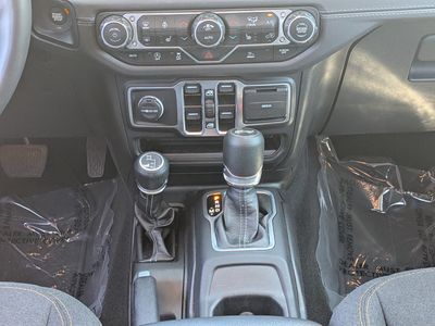 2025 Jeep Wrangler — photo 20 view