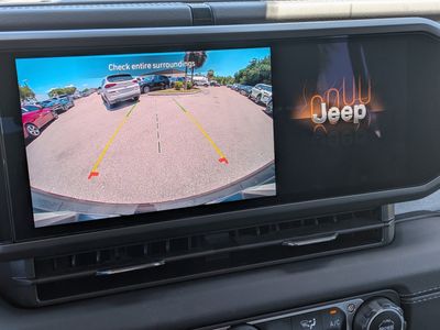 2025 Jeep Wrangler — photo 34 view