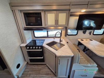 2025 Thor Motor Coach Coleman Series — photo 39 view