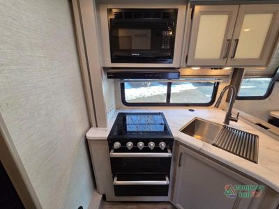 2025 Thor Motor Coach Coleman Series — photo 44 view