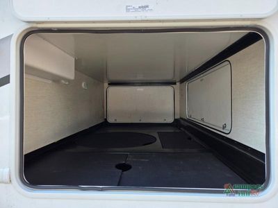 2025 Thor Motor Coach Coleman Series — photo 17 view