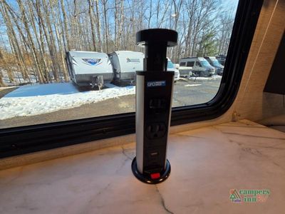 2025 Thor Motor Coach Coleman Series — photo 43 view