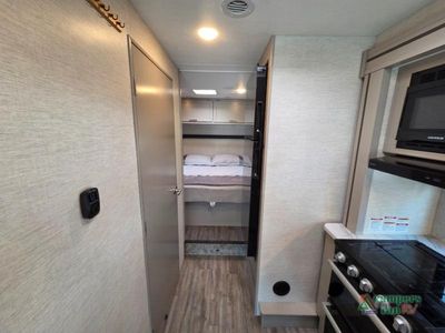 2025 Thor Motor Coach Coleman Series — photo 50 view